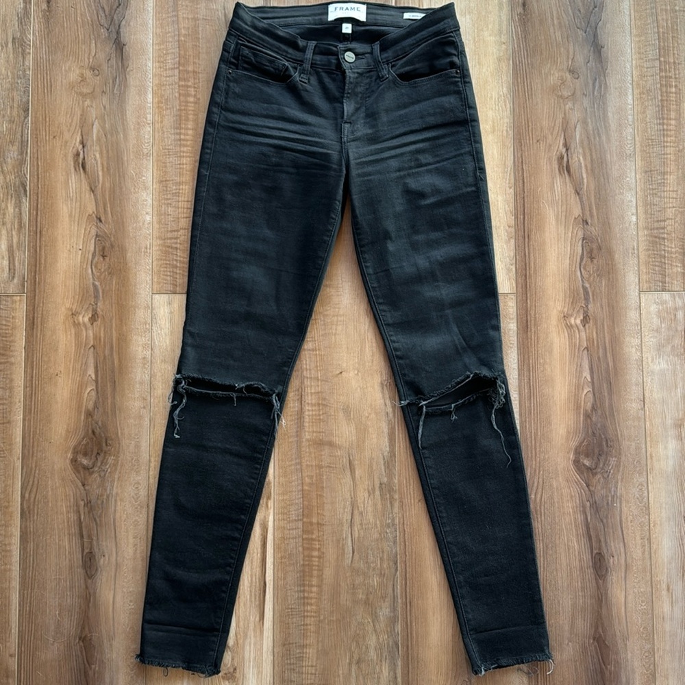 Frame Le High Straight Raw Edge in Empire